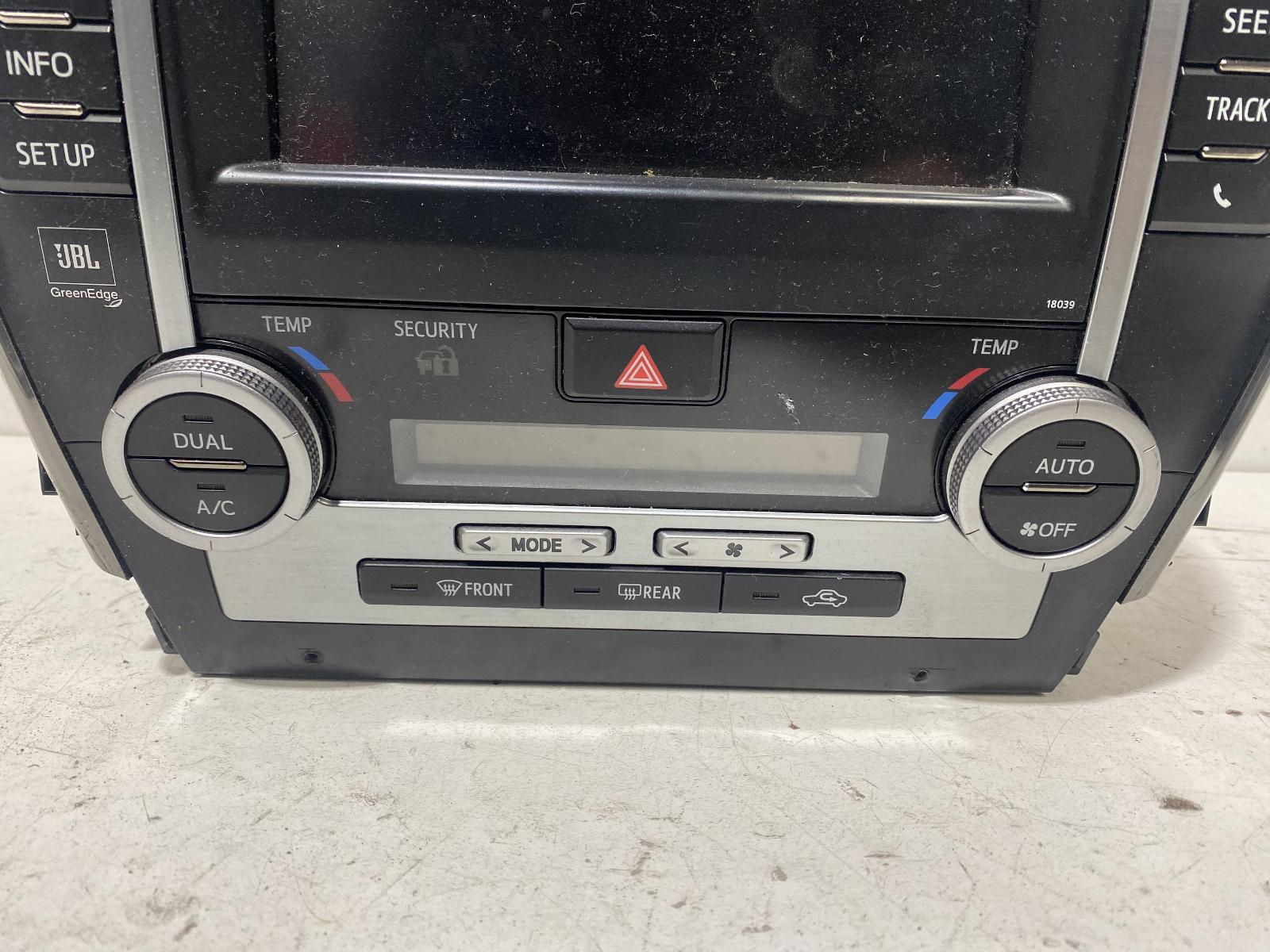 View Auto part Radio/Cd/Dvd/Sat/Tv Toyota Camry 2014