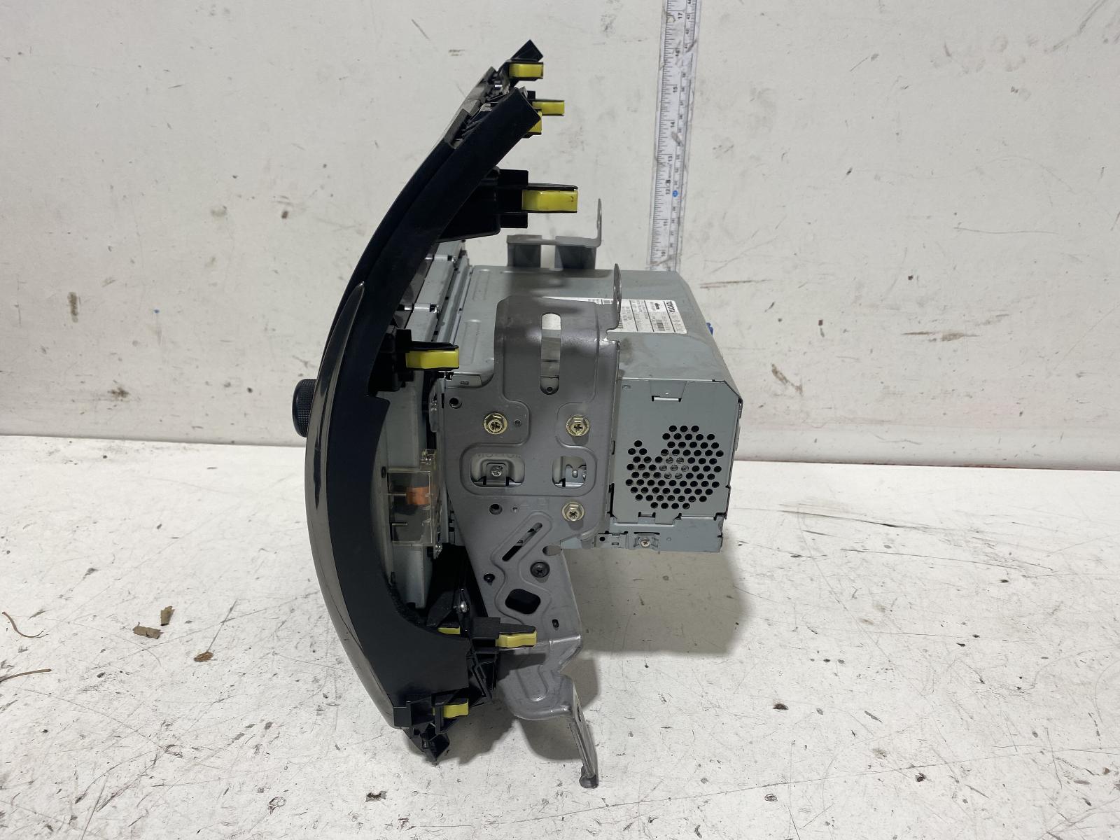 View Auto part Radio/Cd/Dvd/Sat/Tv Toyota Camry 2014