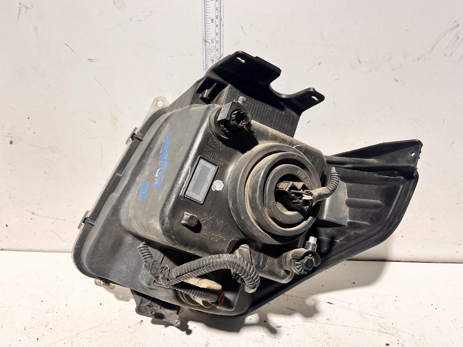 View Auto part Right Headlamp Dodge Nitro 2007