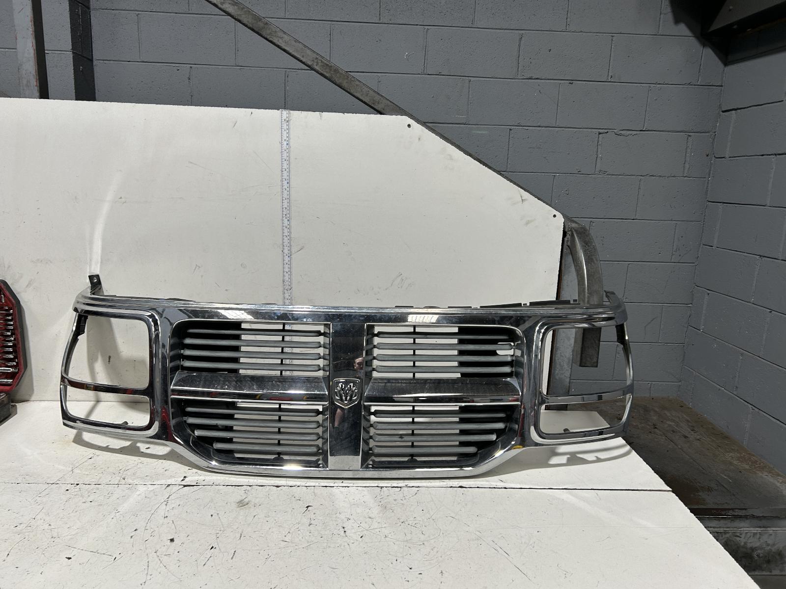 View Auto part Grille Dodge Nitro 2007