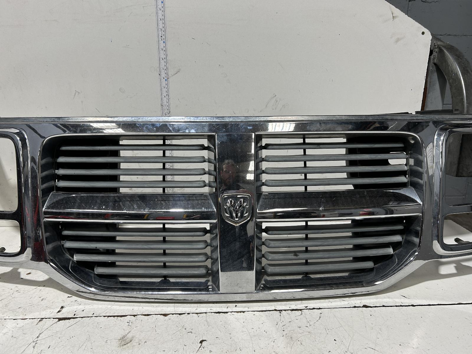 View Auto part Grille Dodge Nitro 2007