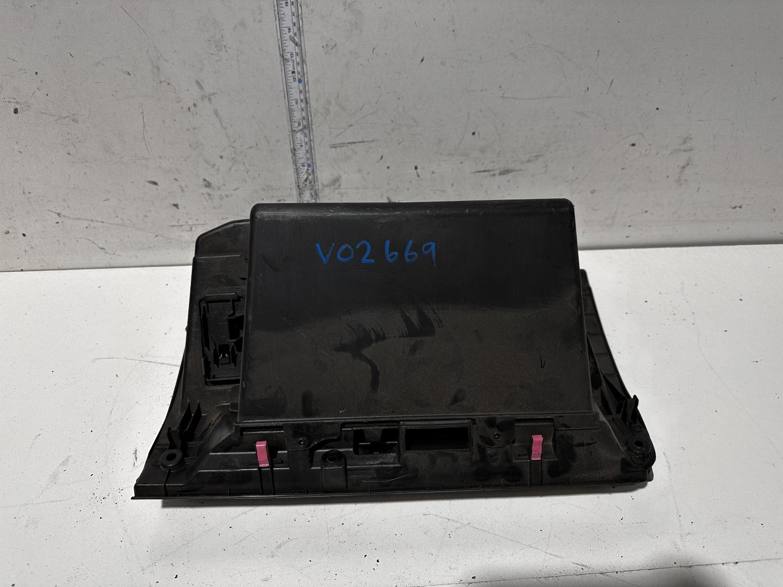 View Auto part Glove Box Toyota Prado 2004