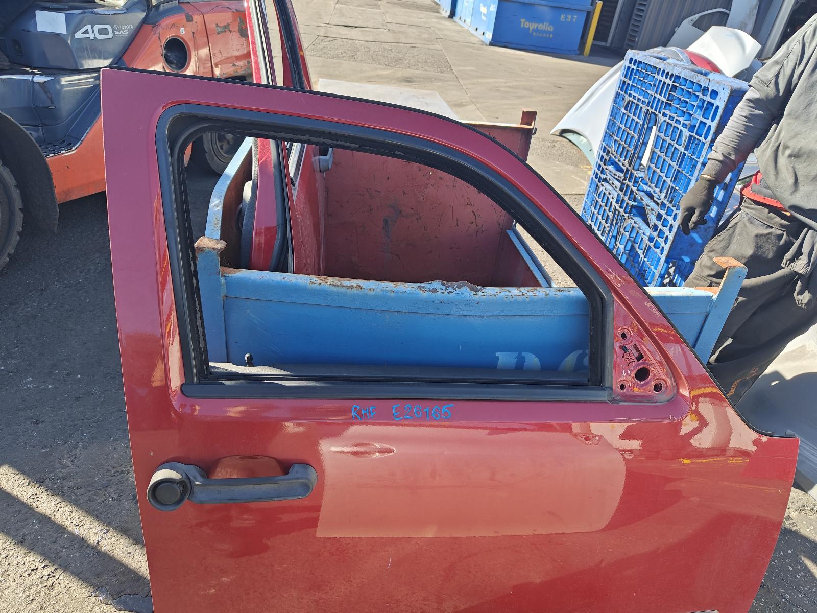 View Auto part Right Front Door Window Dodge Nitro 2007