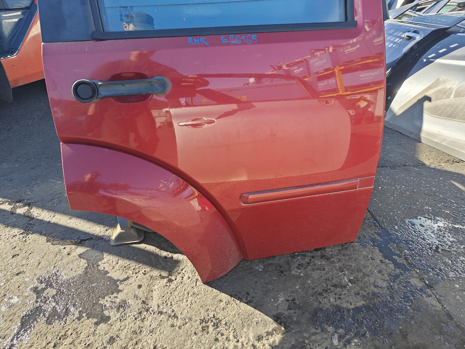 View Auto part Right Rear Door Sliding Dodge Nitro 2007