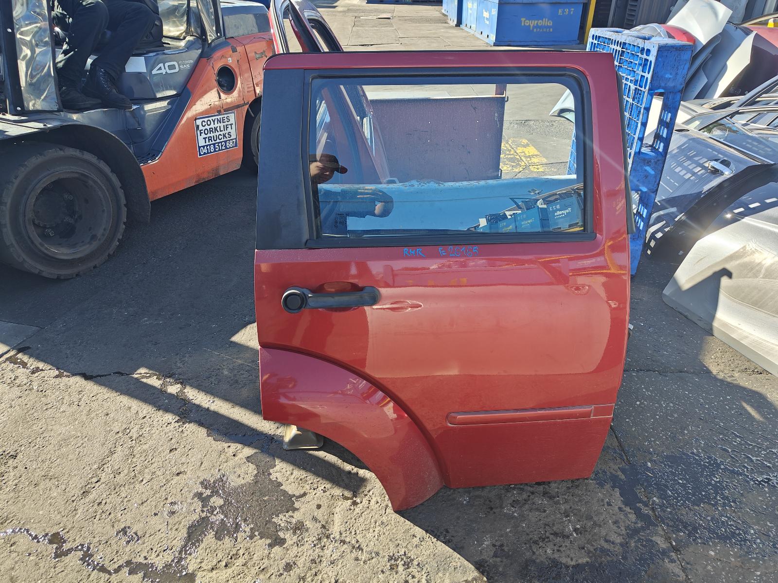 View Auto part Right Rear Door Sliding Dodge Nitro 2007