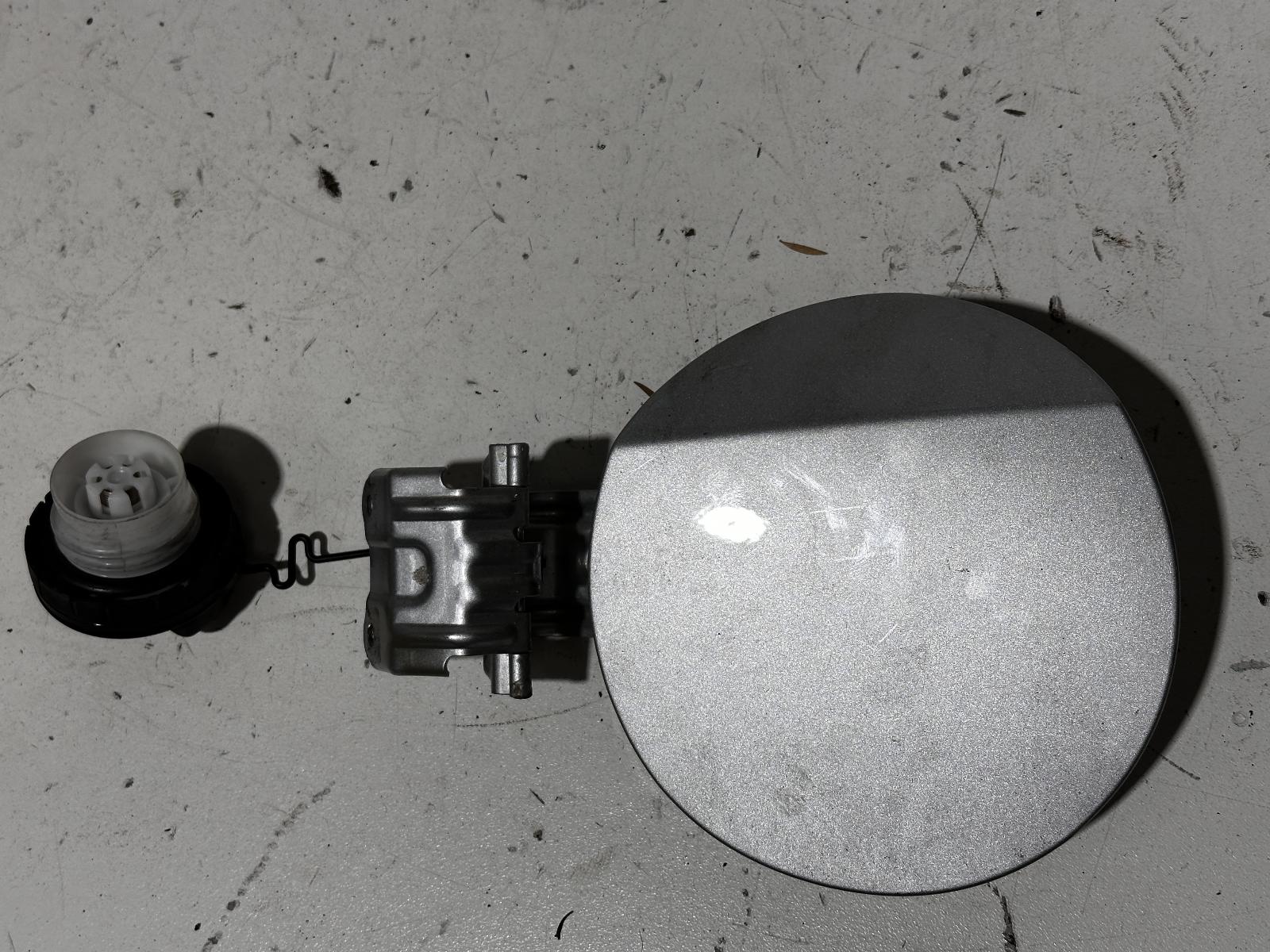 View Auto part Fuel Door / Filler Toyota Corolla 2018