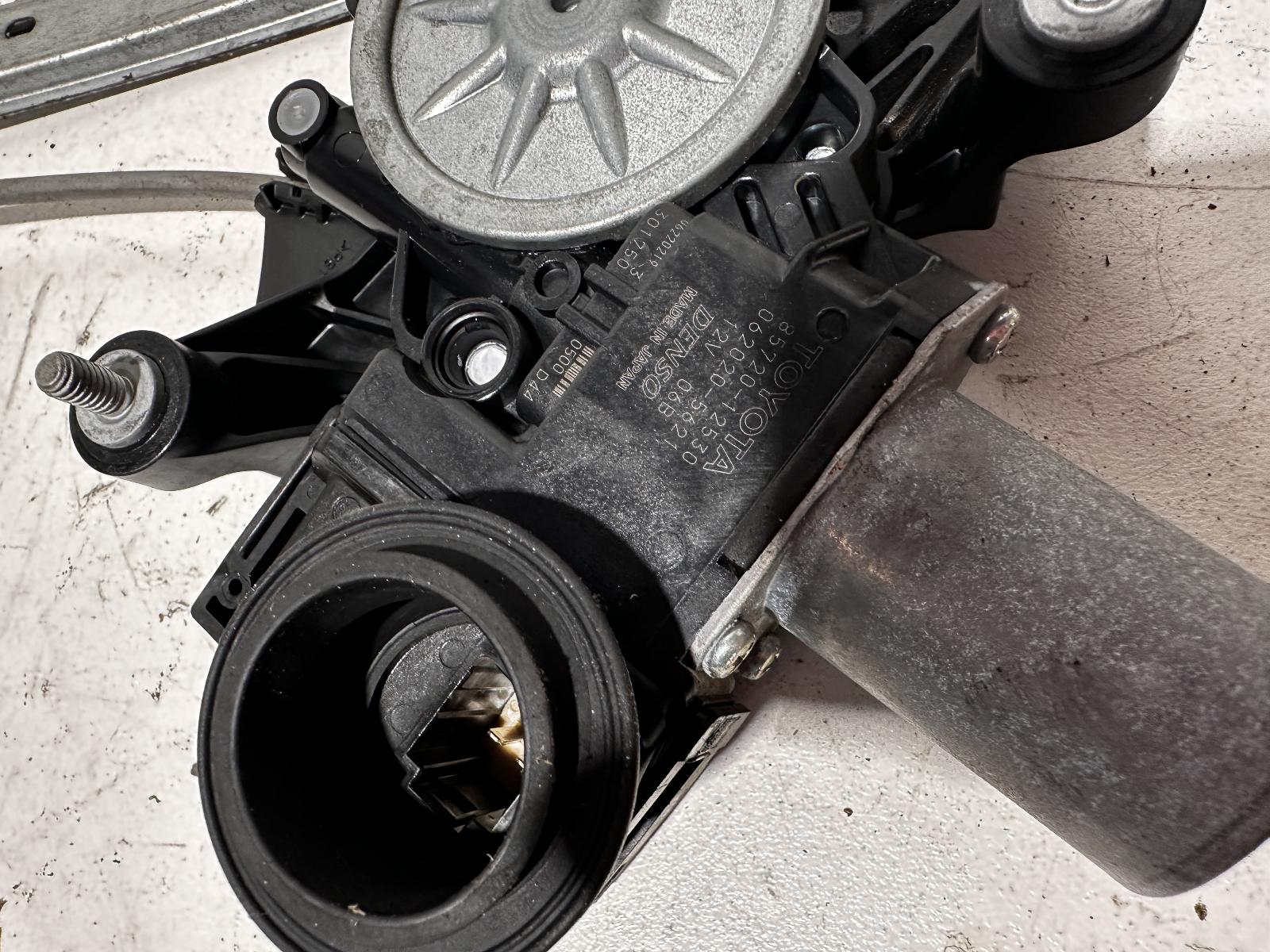 View Auto part Left Rear Wnd Reg/Motor Toyota Corolla 2018