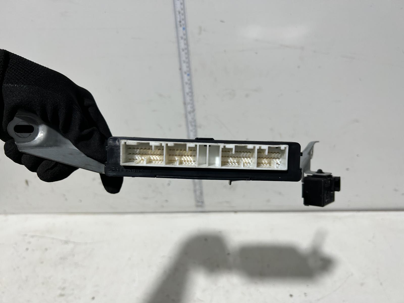View Auto part Misc Switch/Relay Toyota Prado 2004