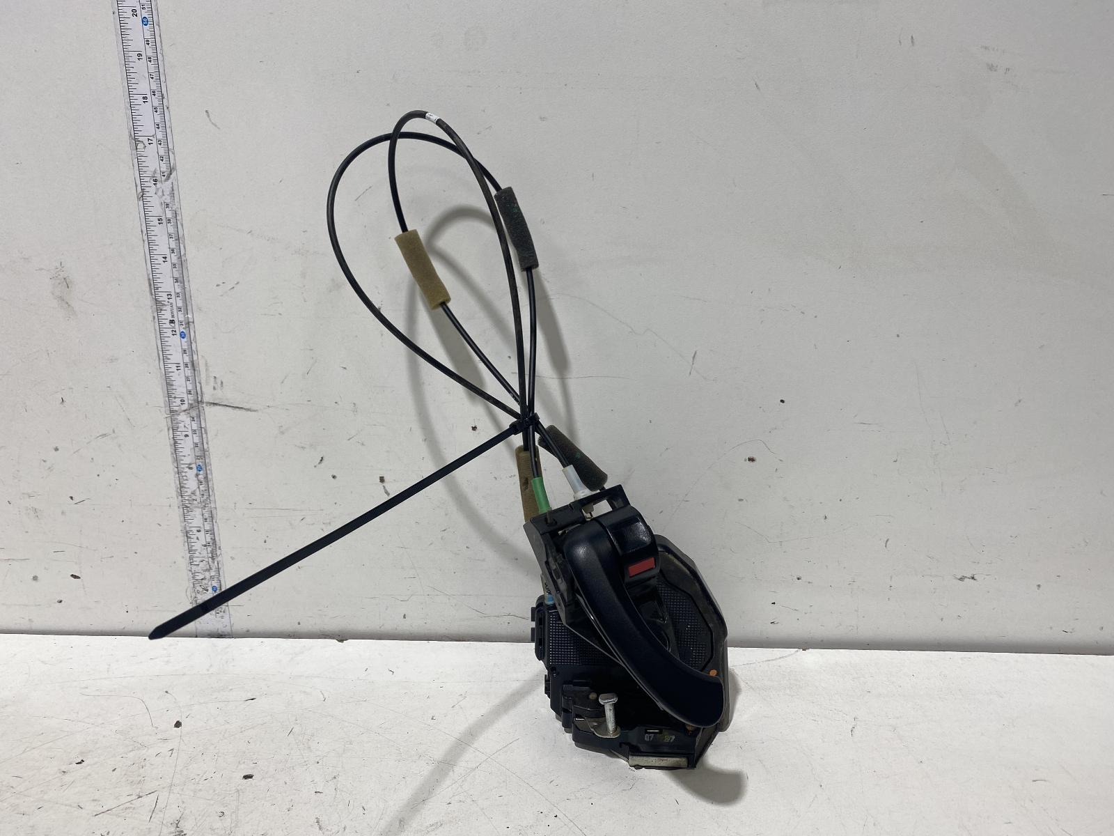 View Auto part Door/Boot/Gate Lock Toyota Aurion 2007