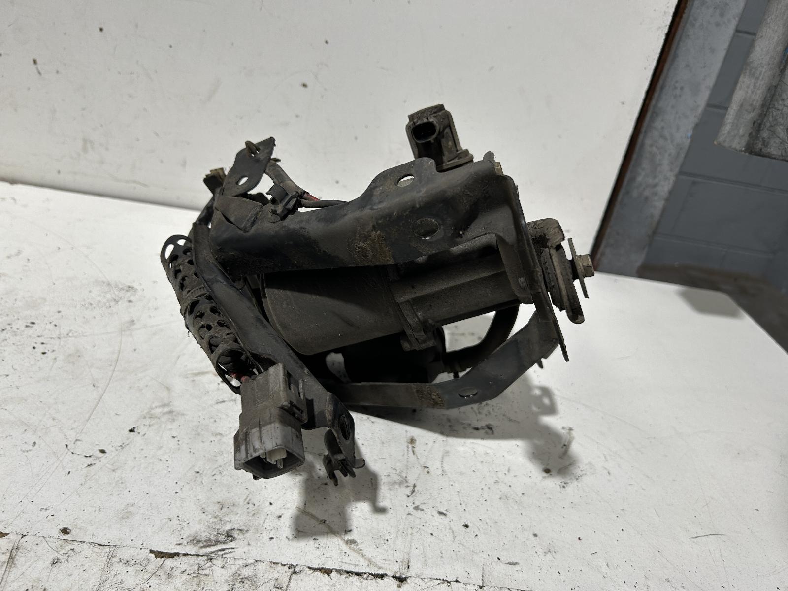 View Auto part Air Ride Compressor Toyota Prado 2004