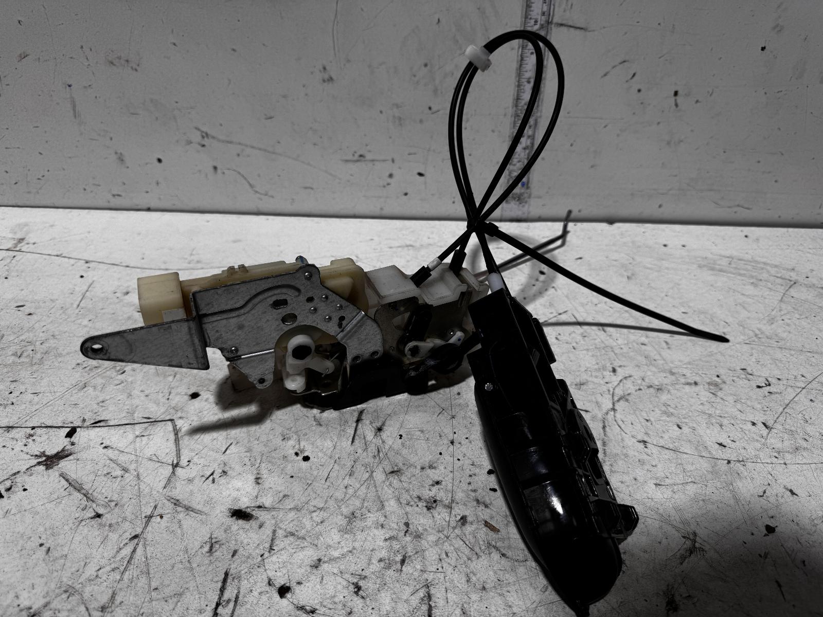 View Auto part Door/Boot/Gate Lock Holden Colorado 2020