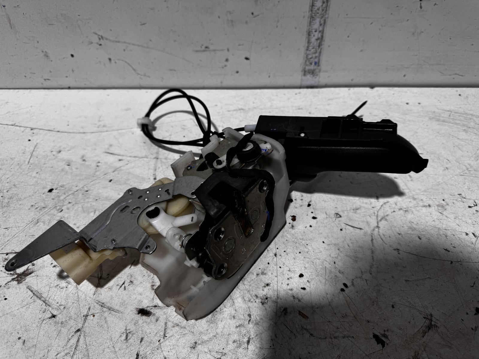 View Auto part Door/Boot/Gate Lock Holden Colorado 2020