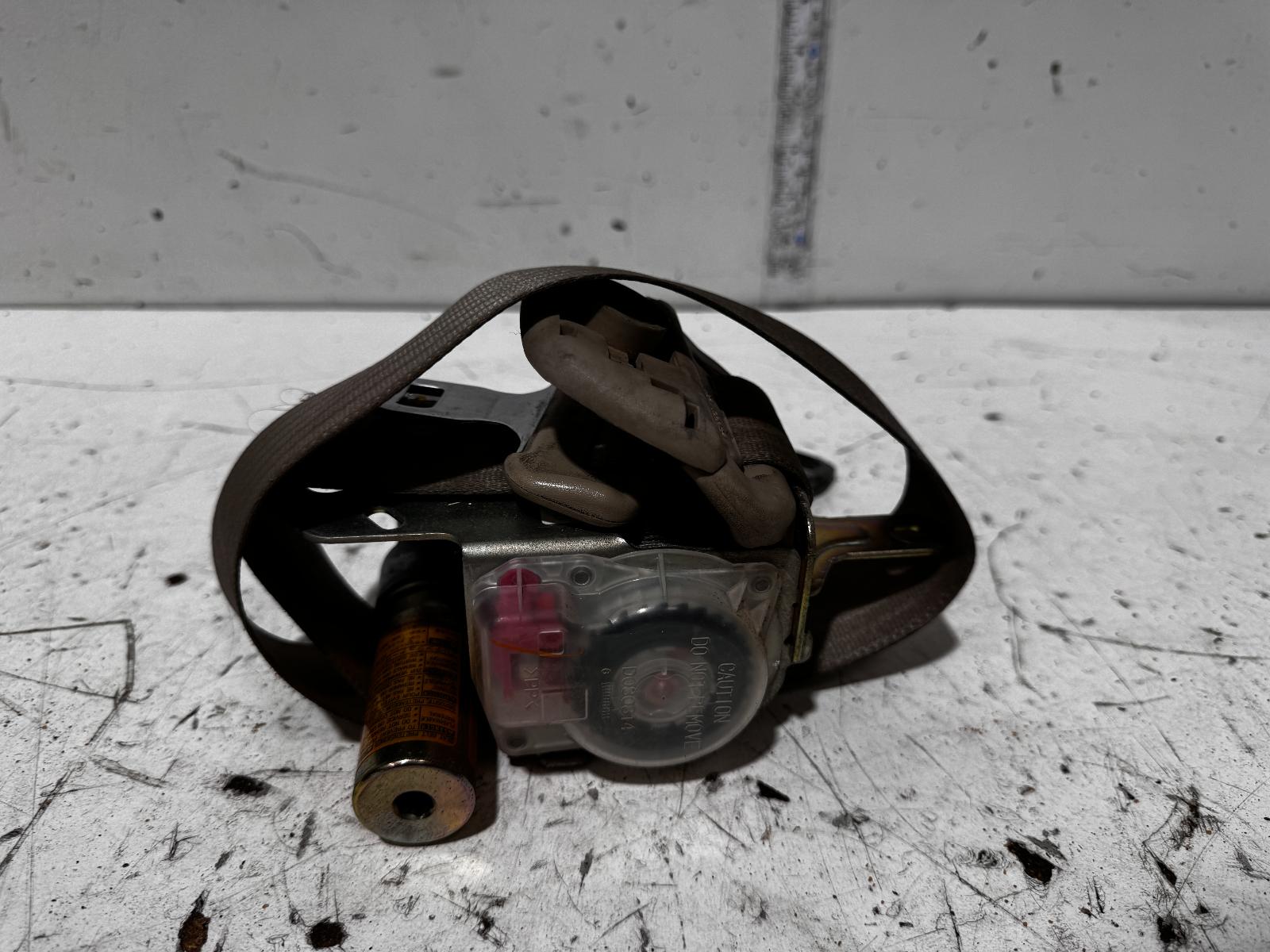 View Auto part Seatbelt/Stalk Toyota Corolla 2004