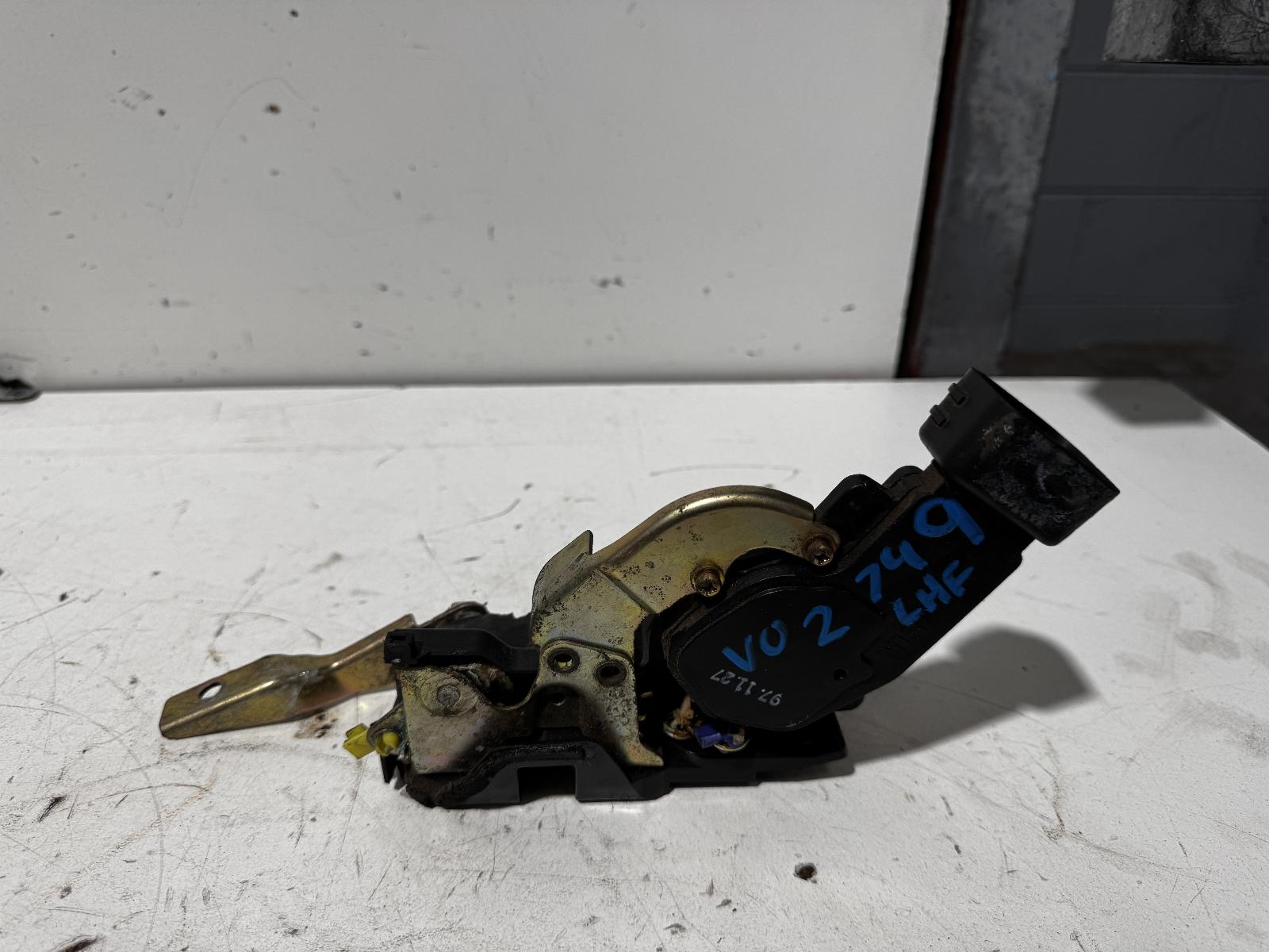 View Auto part Door/Boot/Gate Lock Toyota Prado 1998