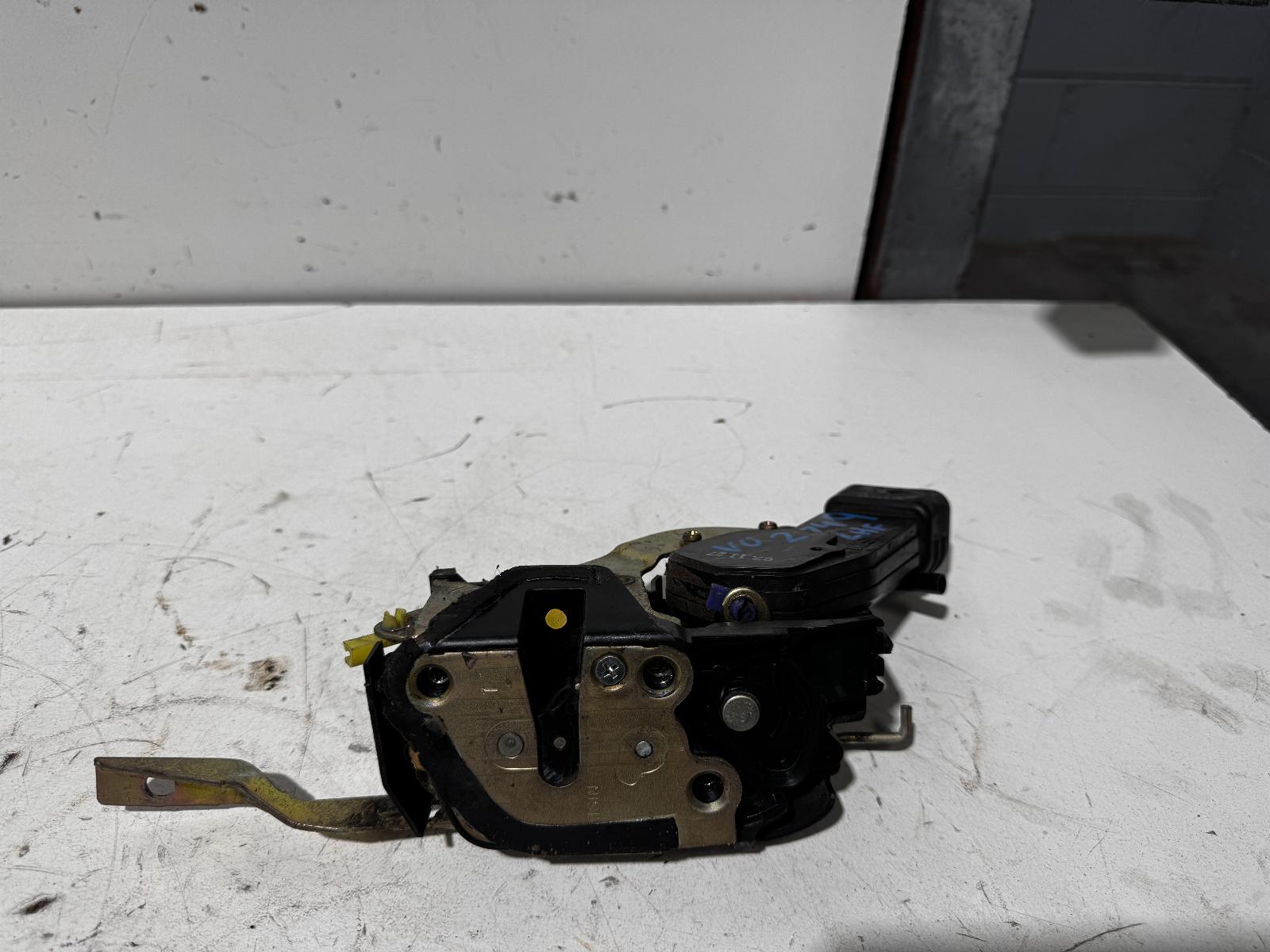 View Auto part Door/Boot/Gate Lock Toyota Prado 1998