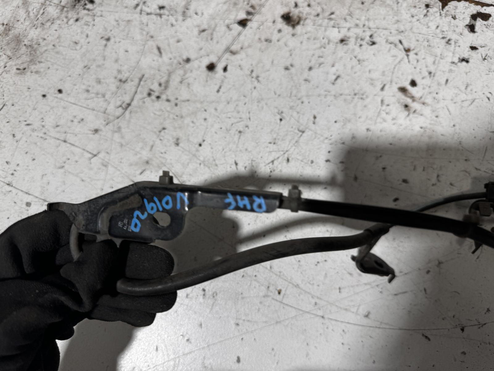 View Auto part Abs Sensor Toyota Kluger 2004