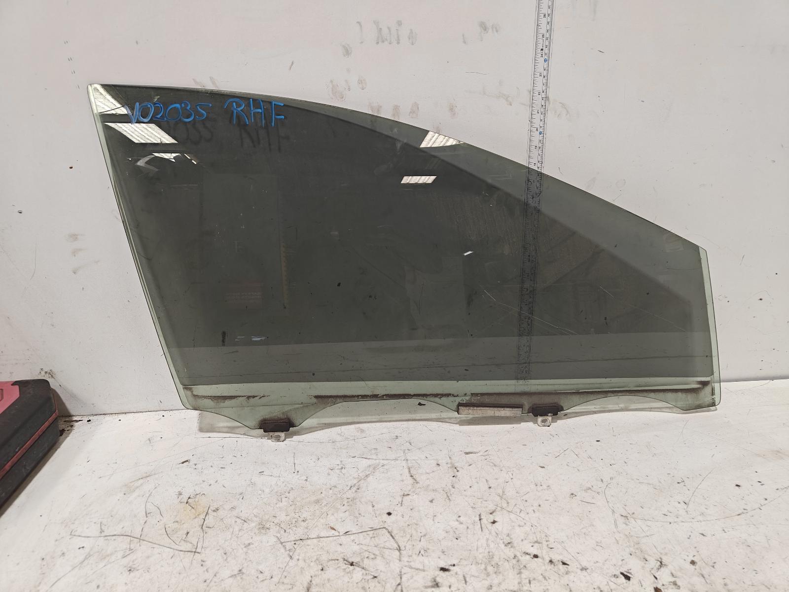 2008 Toyota Prius Right Front Door Window View Auto part Right Front Door Window Toyota Prius 2008