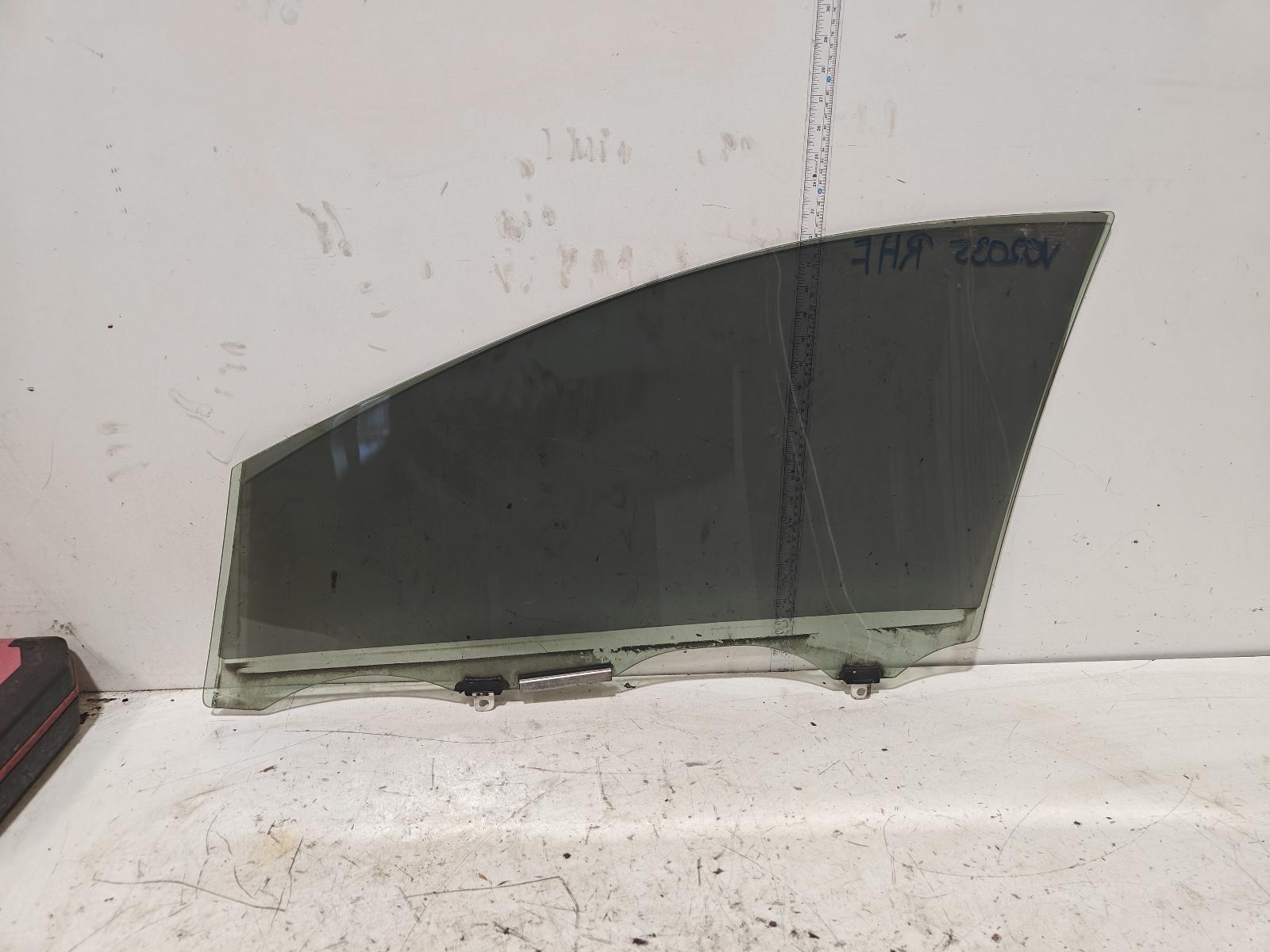 2008 Toyota Prius Right Front Door Window View Auto part Right Front Door Window Toyota Prius 2008