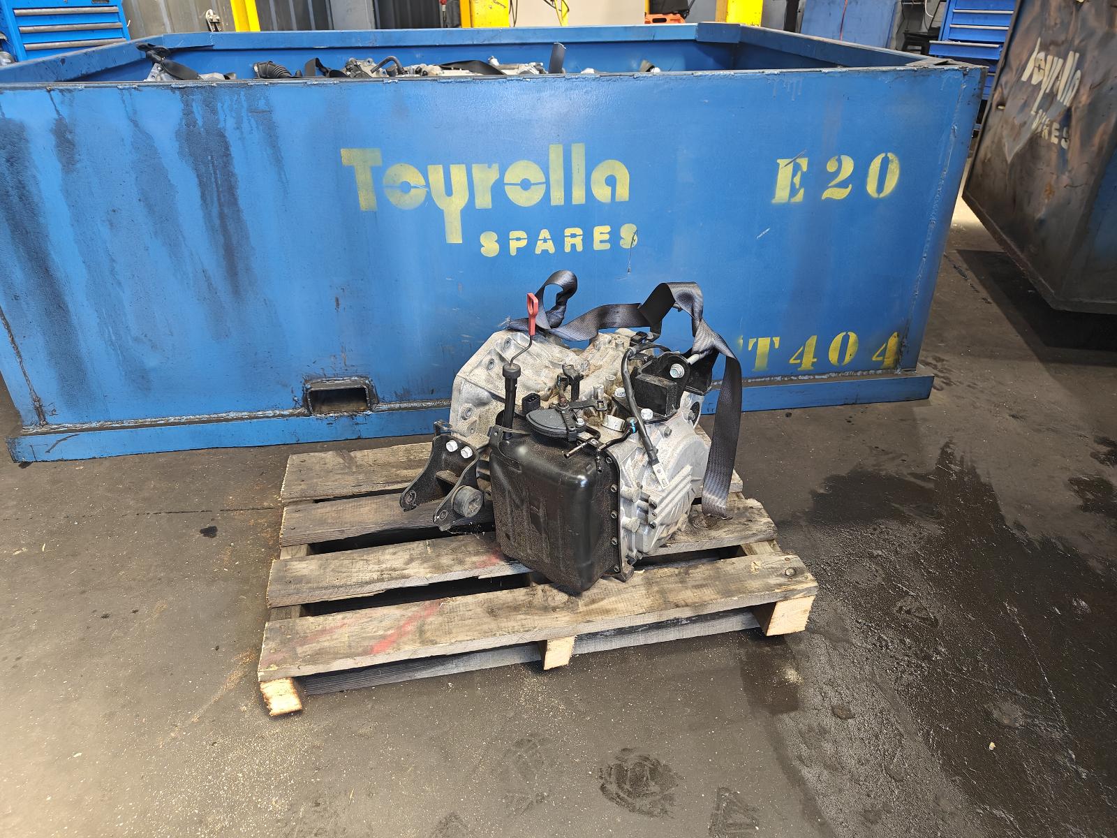 View Auto part Trans/Gearbox Kia Rondo 2010