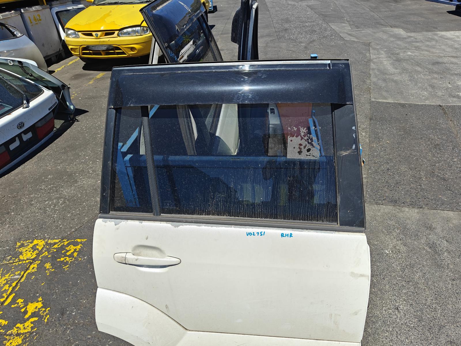 2005 Toyota Prado Right Rear 1/4 Door Glass View Auto part Right Rear 1/4 Door Glass Toyota Prado 2005