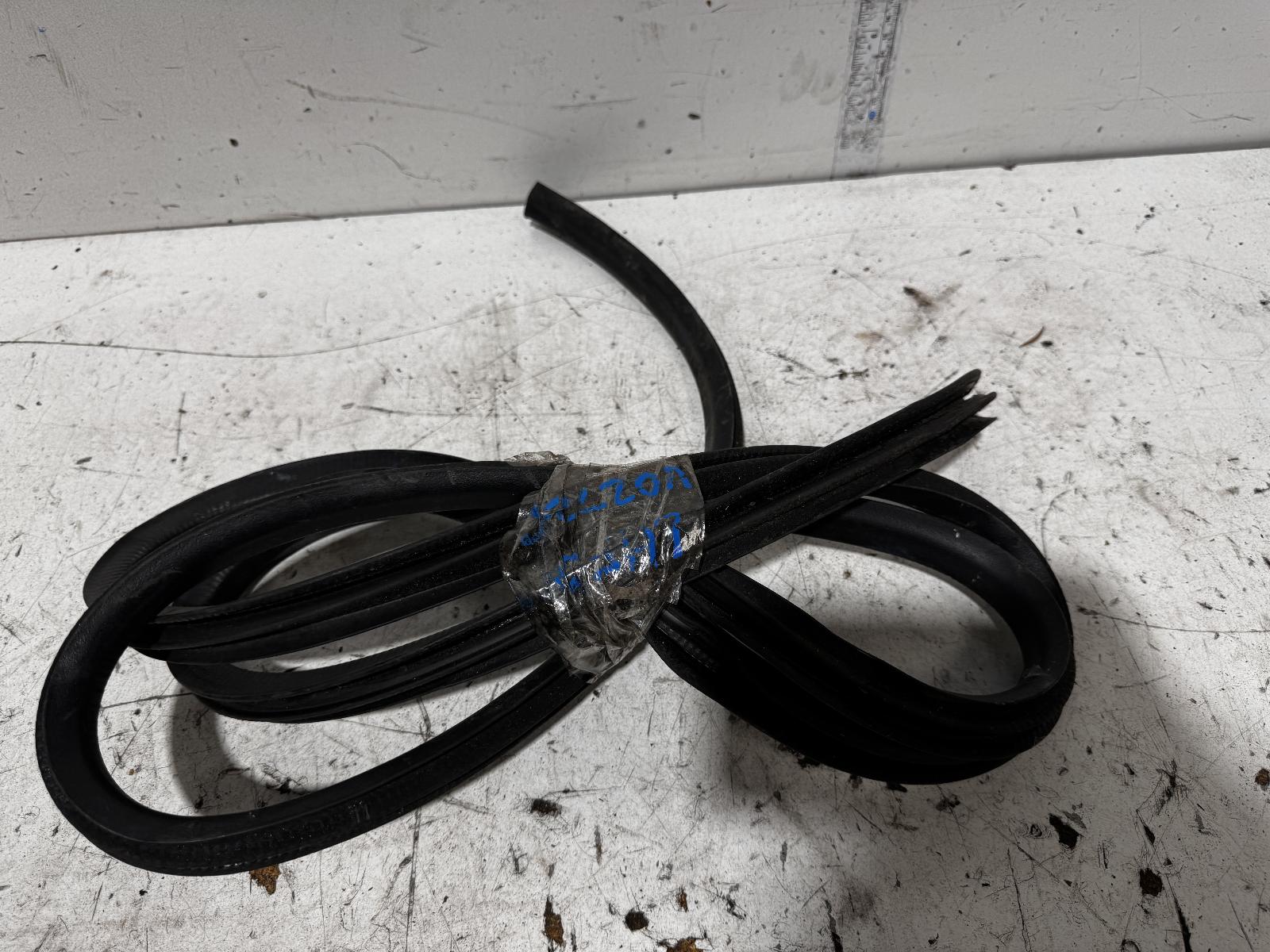View Auto part Door/Tailgate Seal Toyota Hiace 2011