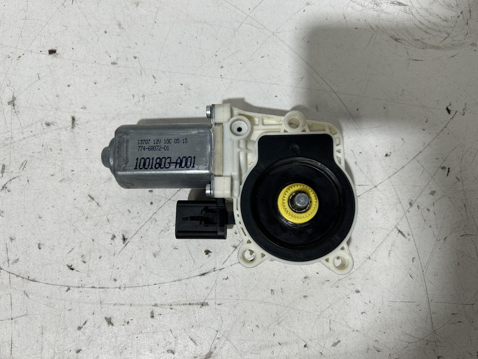 View Auto part Right Front Window Reg/Motor Dodge Nitro 2007