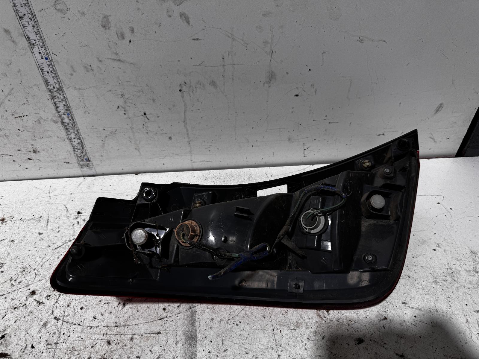 View Auto part Right Taillight Nissan Murano 2008