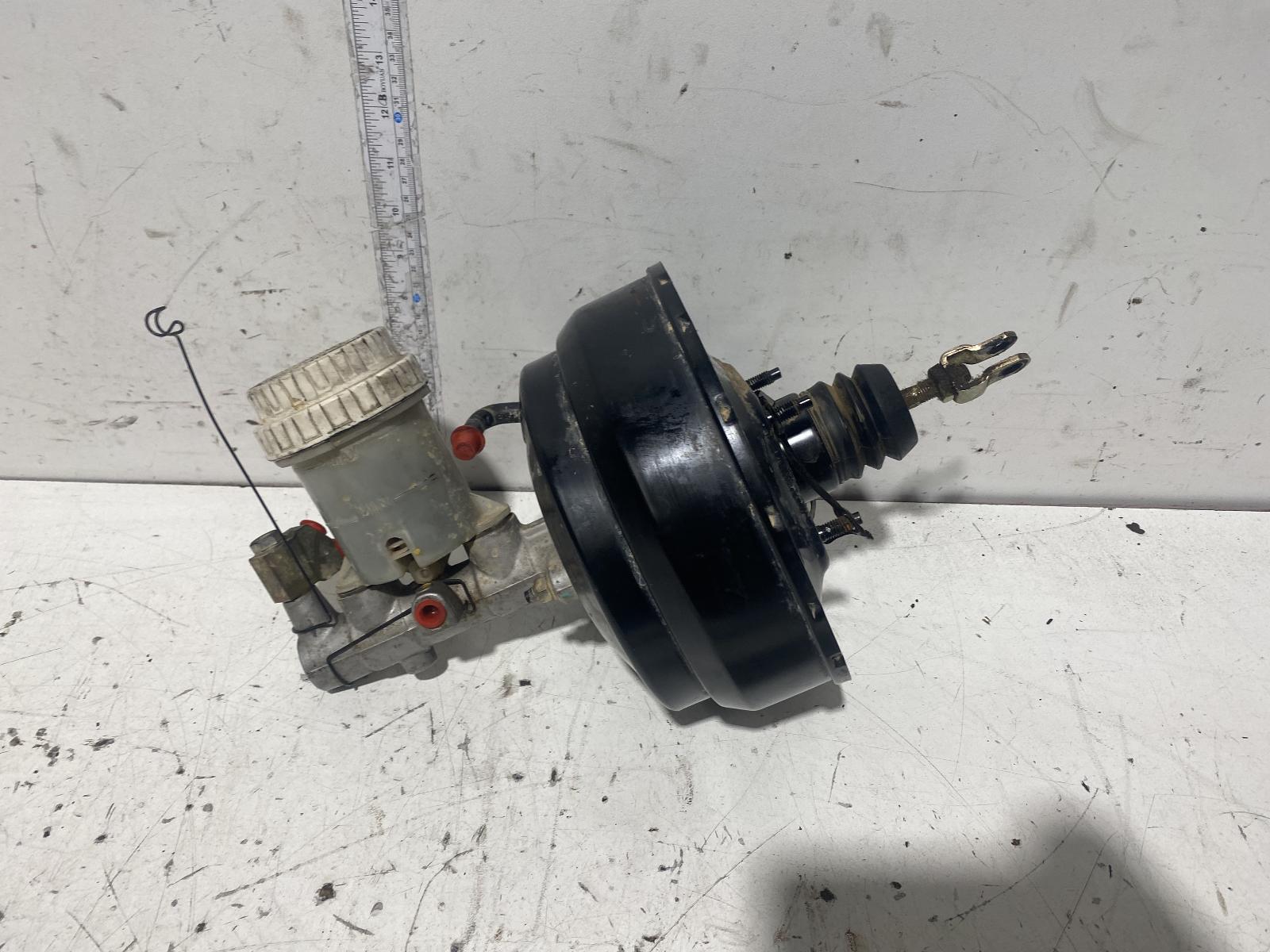 View Auto part Brake Booster Mitsubishi Triton 2005