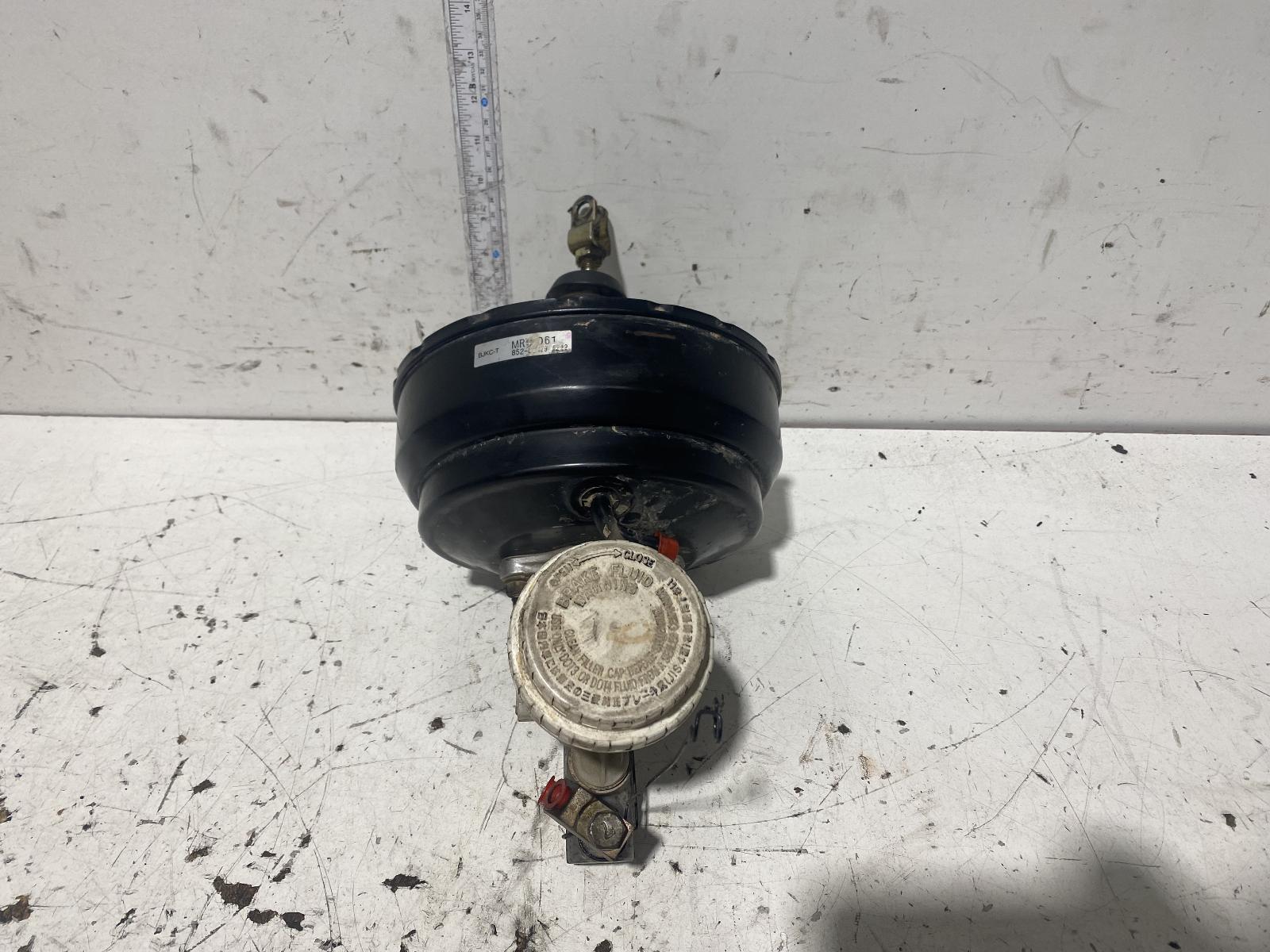 View Auto part Brake Booster Mitsubishi Triton 2005