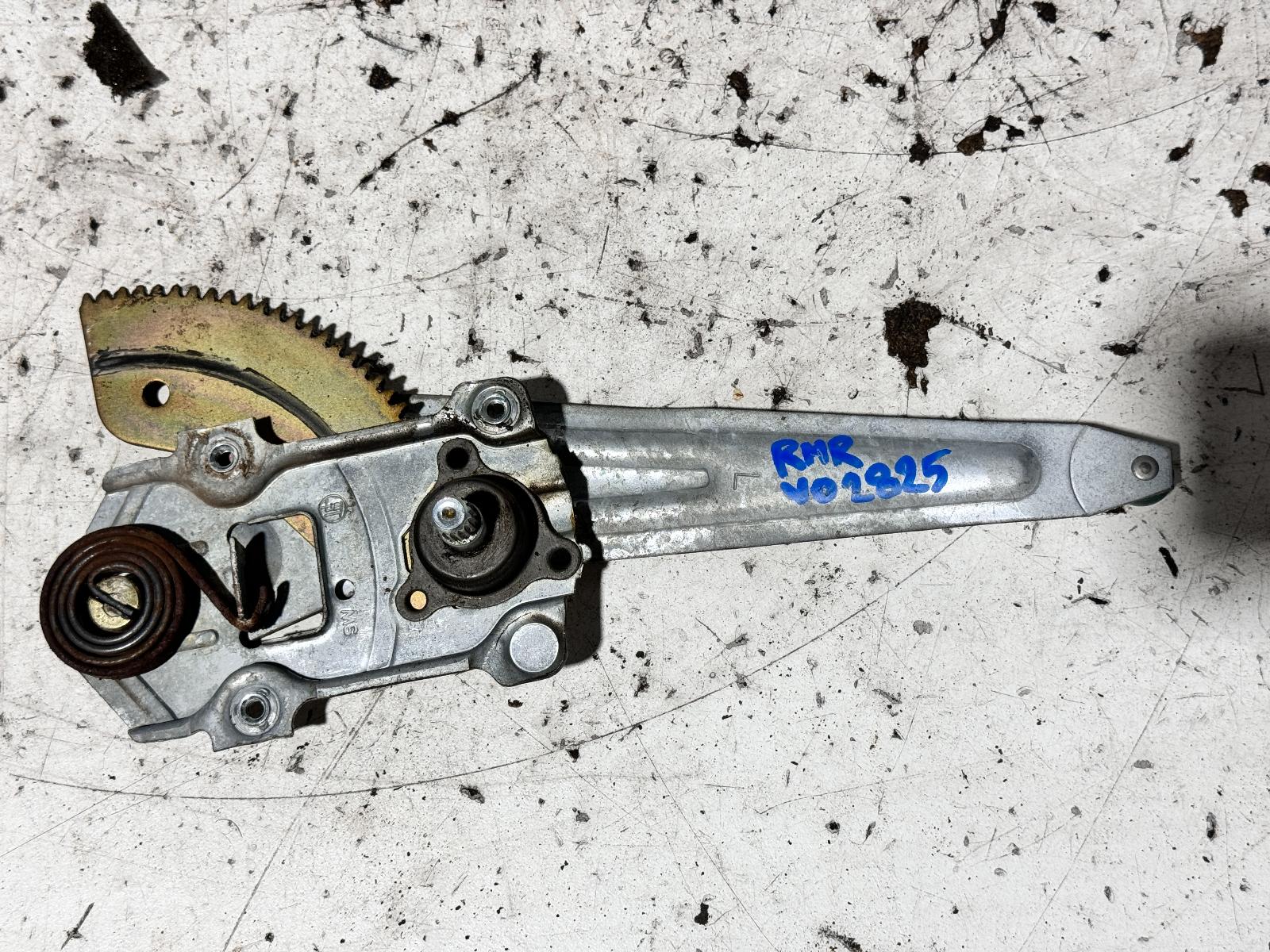 View Auto part Right Rear Wnd Reg/Motor Toyota Corolla 1998