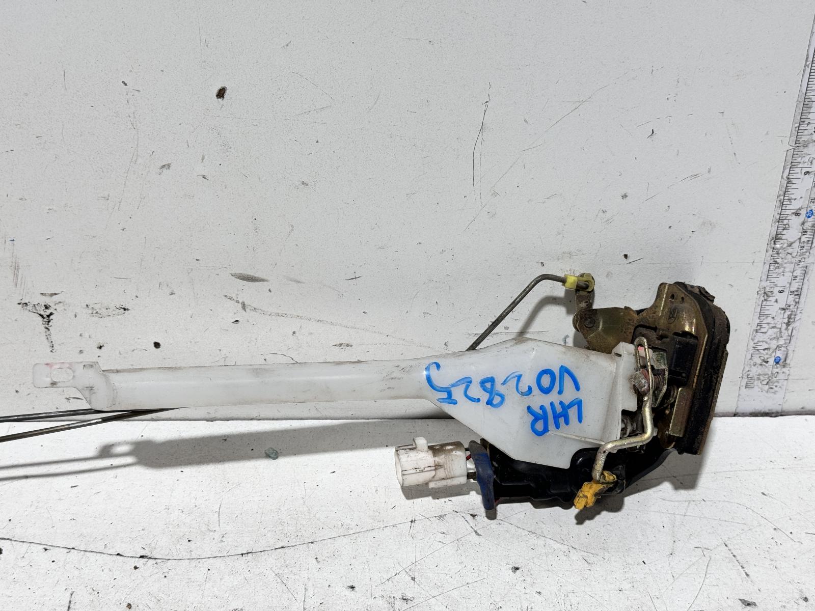 View Auto part Door/Boot/Gate Lock Toyota Corolla 1998