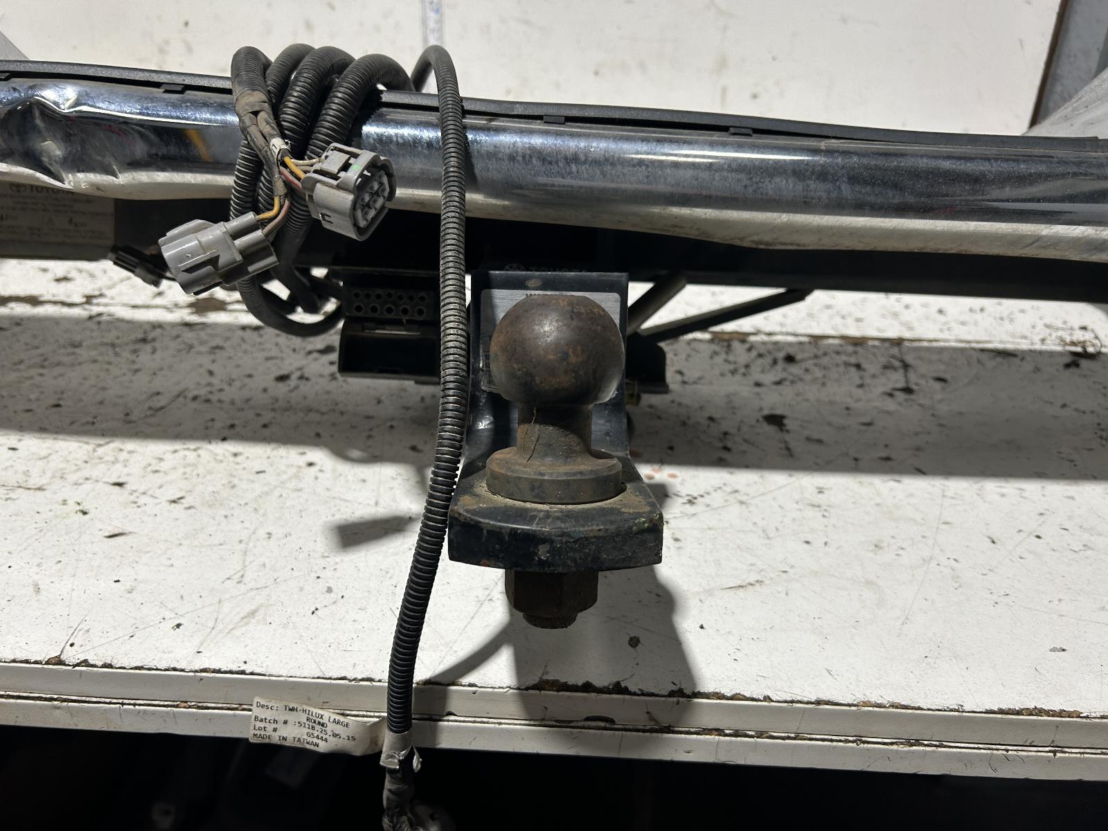 View Auto part Towbar Toyota Hilux 2015
