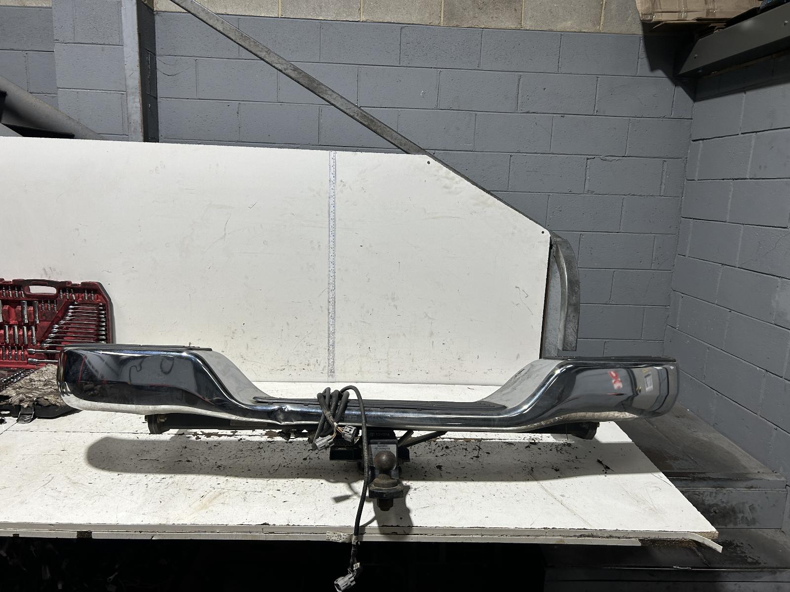 View Auto part Towbar Toyota Hilux 2015