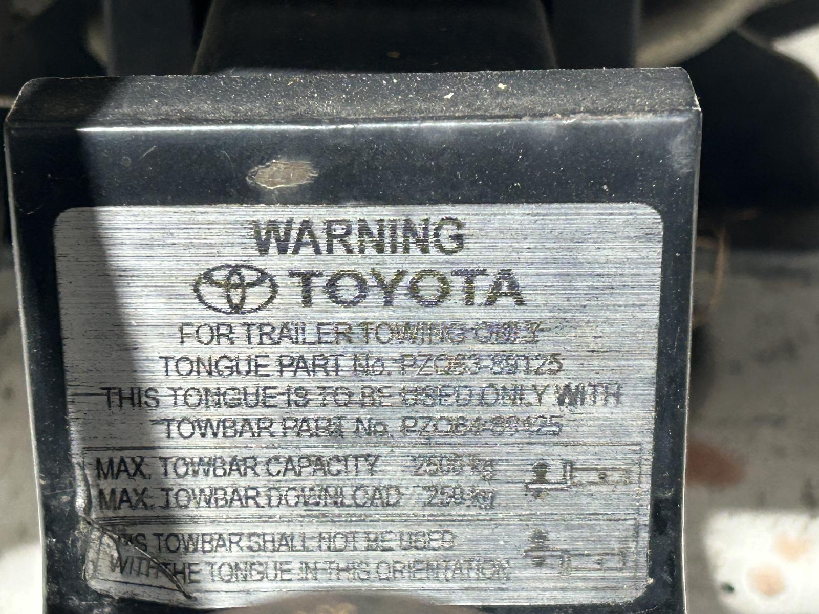 View Auto part Towbar Toyota Hilux 2015