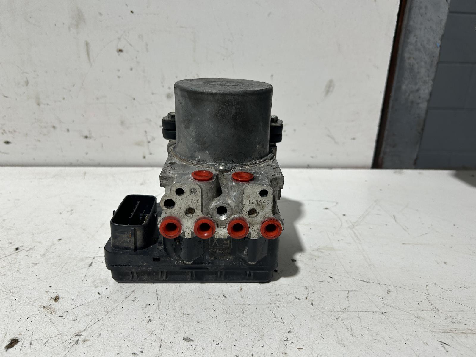 View Auto part Abs Pump/Modulator Toyota Hilux 2015