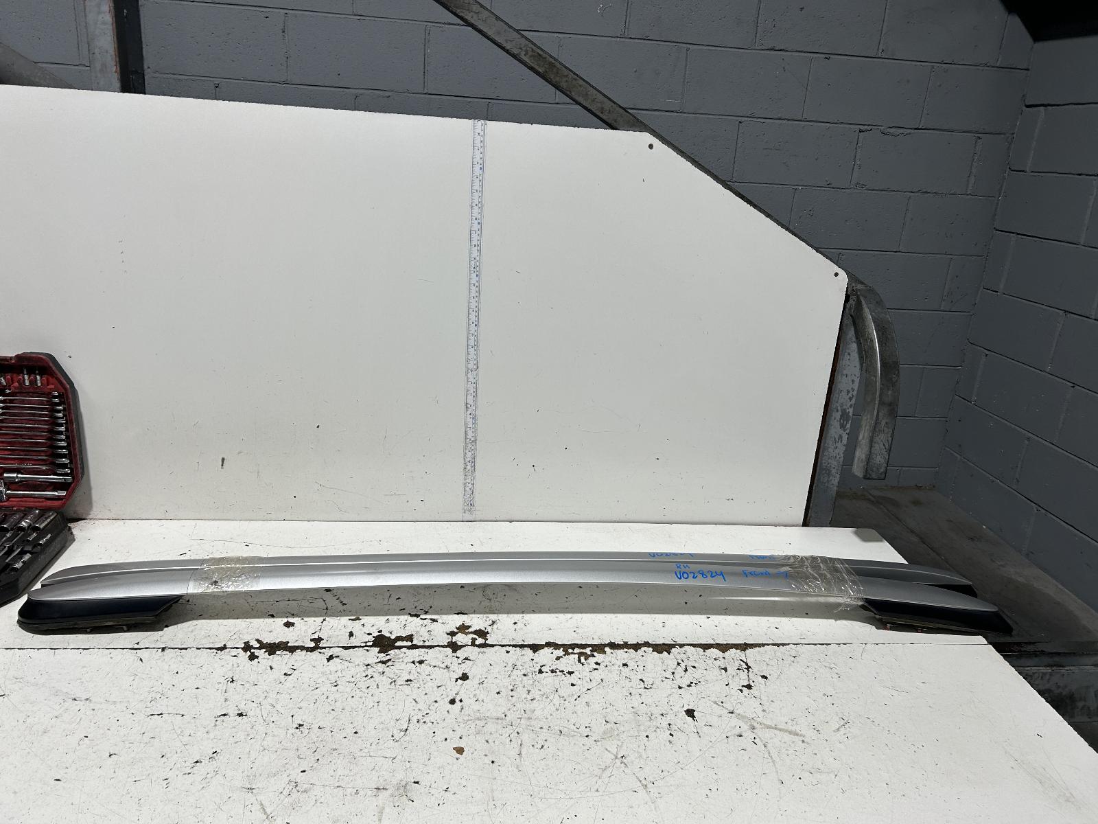 View Auto part Roof Rack/Bars Toyota Rav4 2015