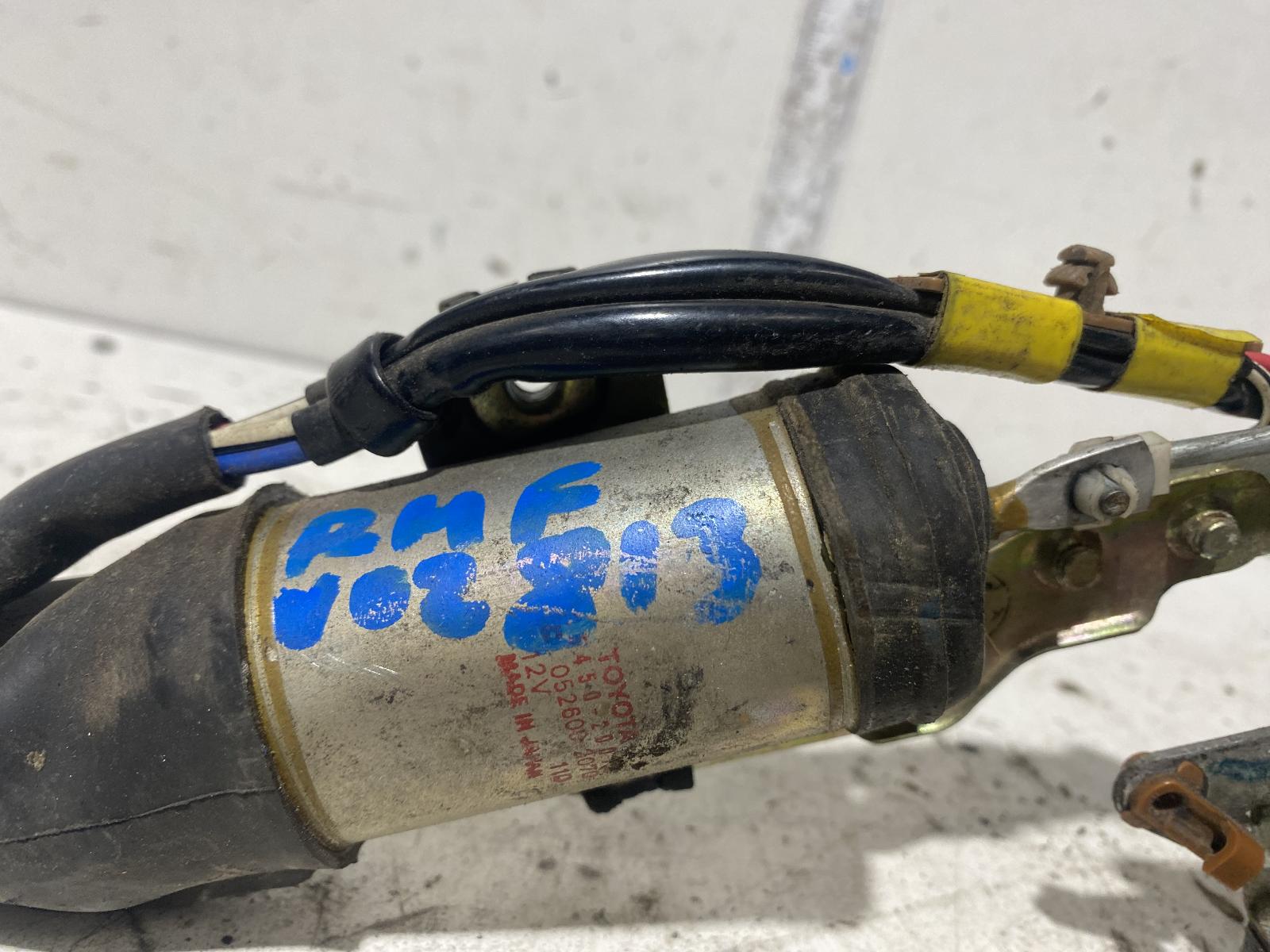 View Auto part Door/Boot/Gate Lock Toyota Corona 1985