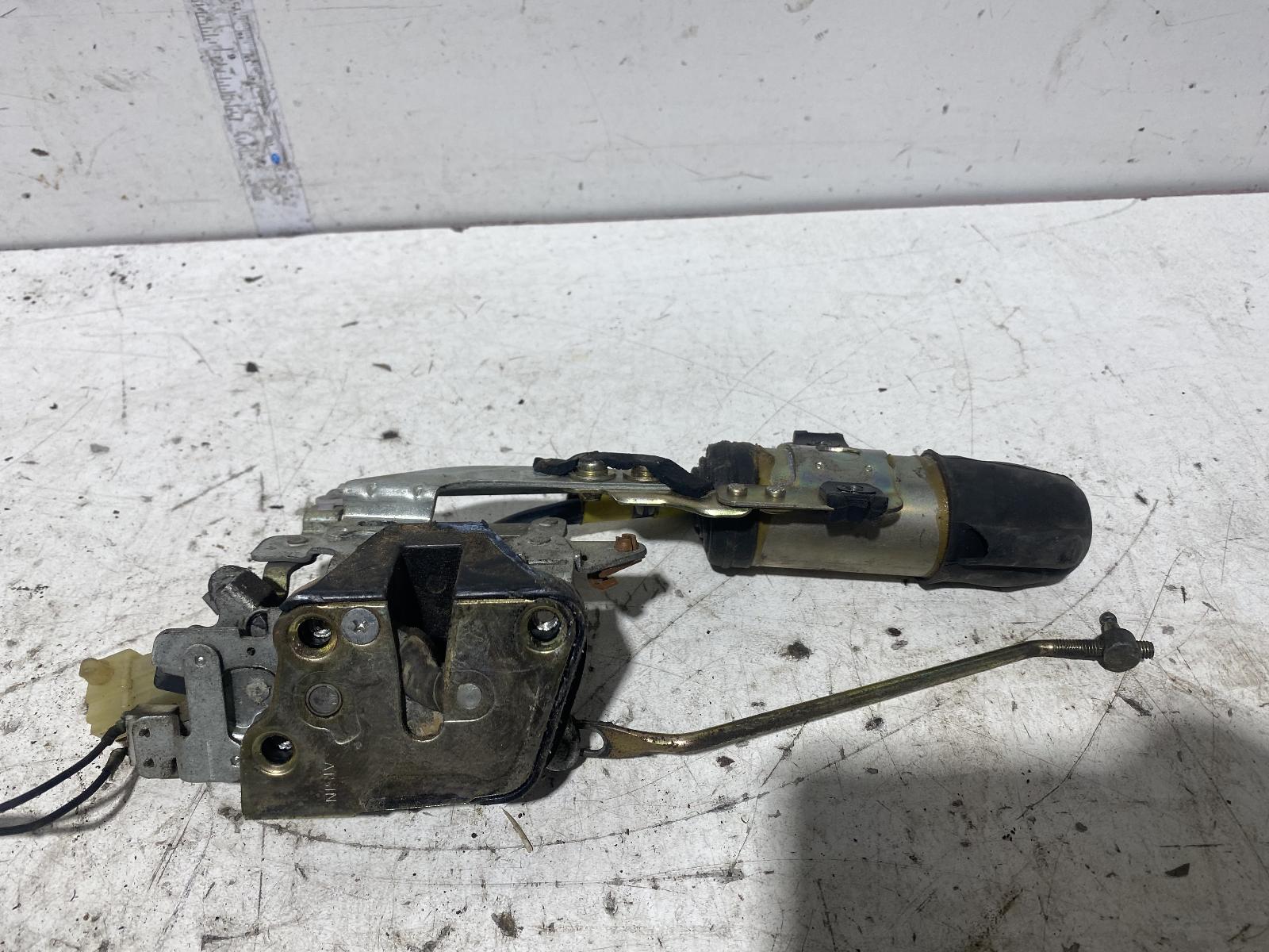 View Auto part Door/Boot/Gate Lock Toyota Corona 1985