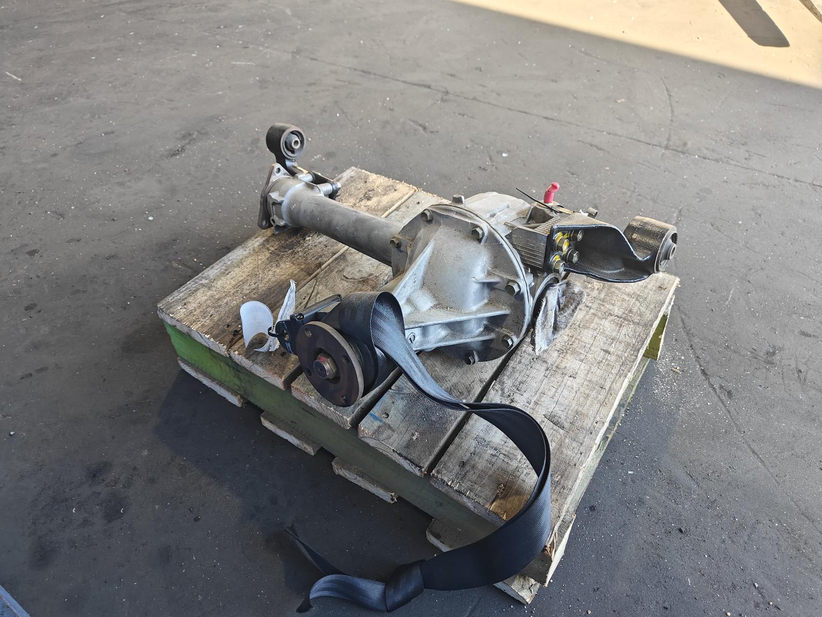 View Auto part Differential Centre Suzuki Xl7 2002