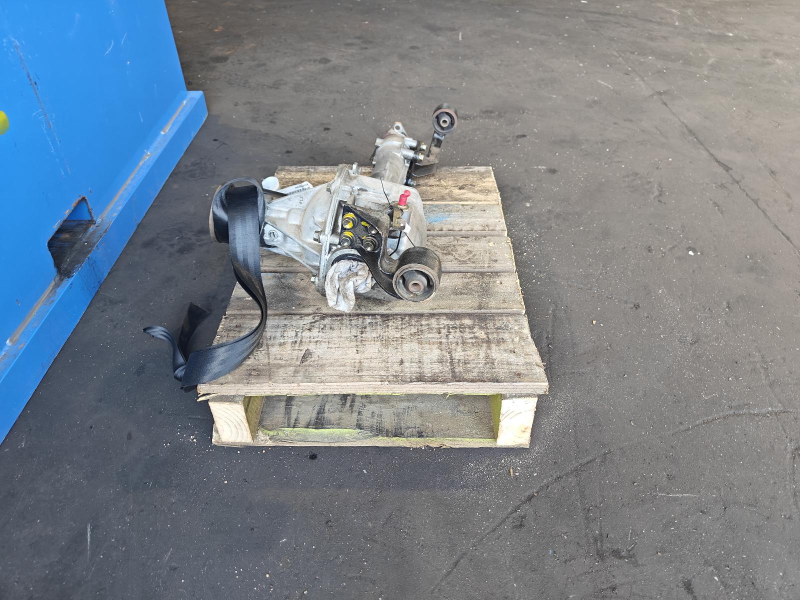 View Auto part Differential Centre Suzuki Xl7 2002