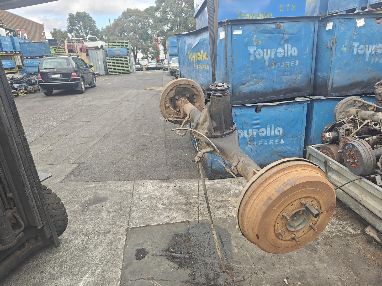 View Auto part Rear Diff Assembly Toyota Hilux 1989