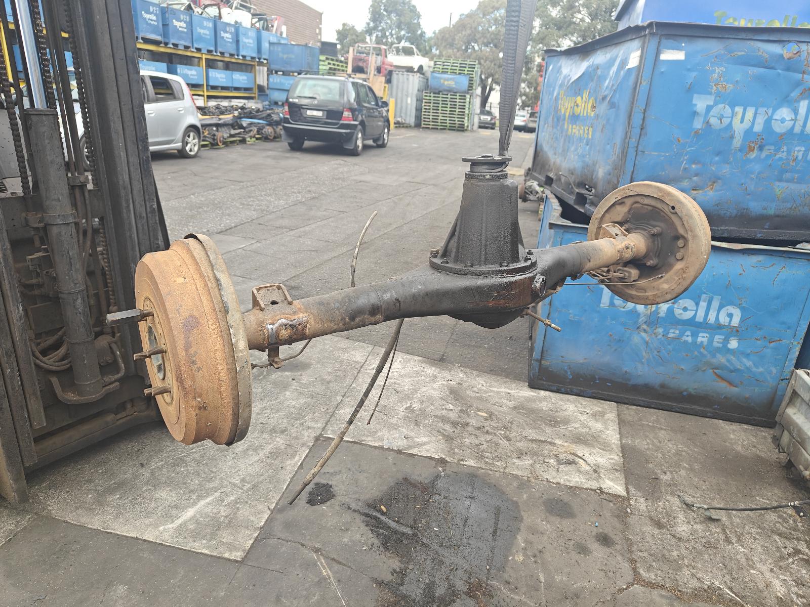 View Auto part Rear Diff Assembly Toyota Hilux 1989