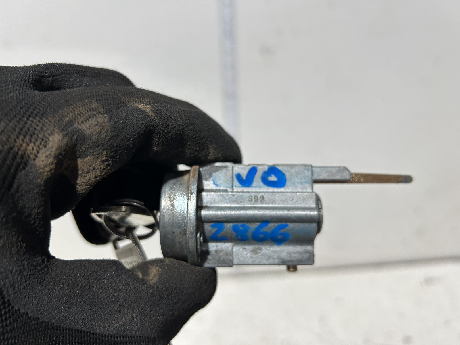 View Auto part Ignition W/ Key Toyota Hilux 1989