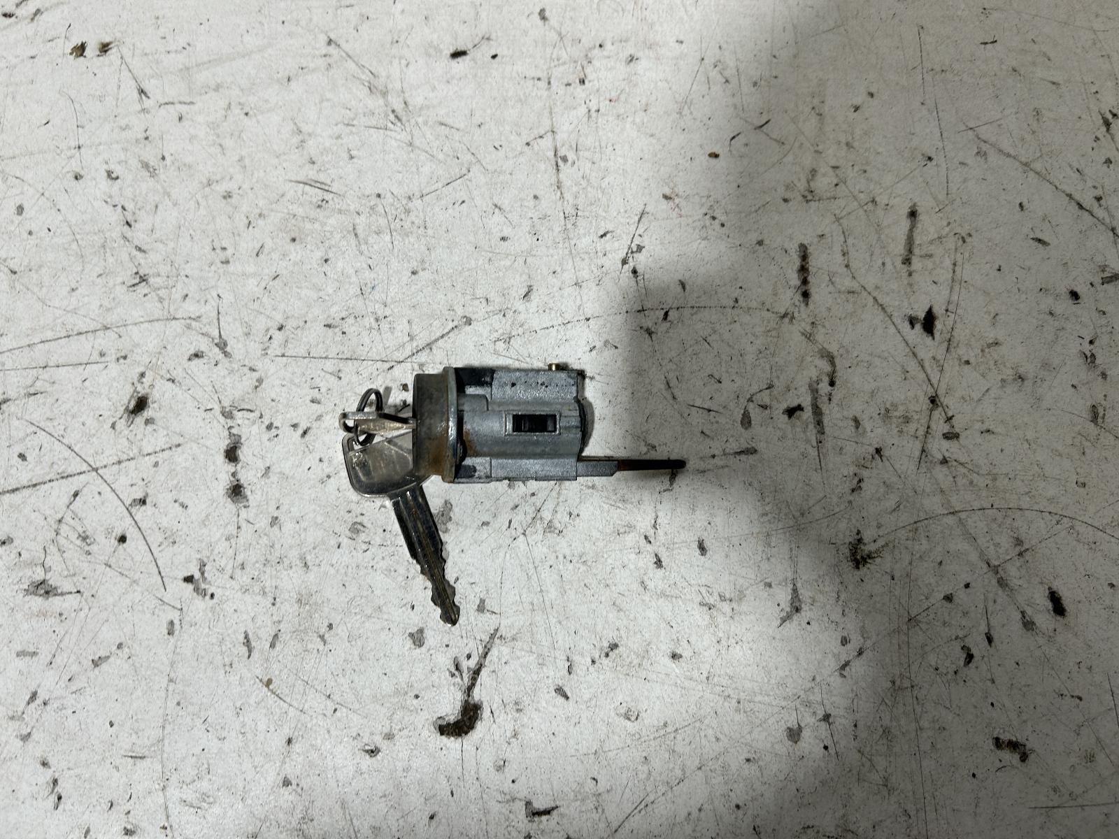 View Auto part Ignition W/ Key Toyota Hilux 1989