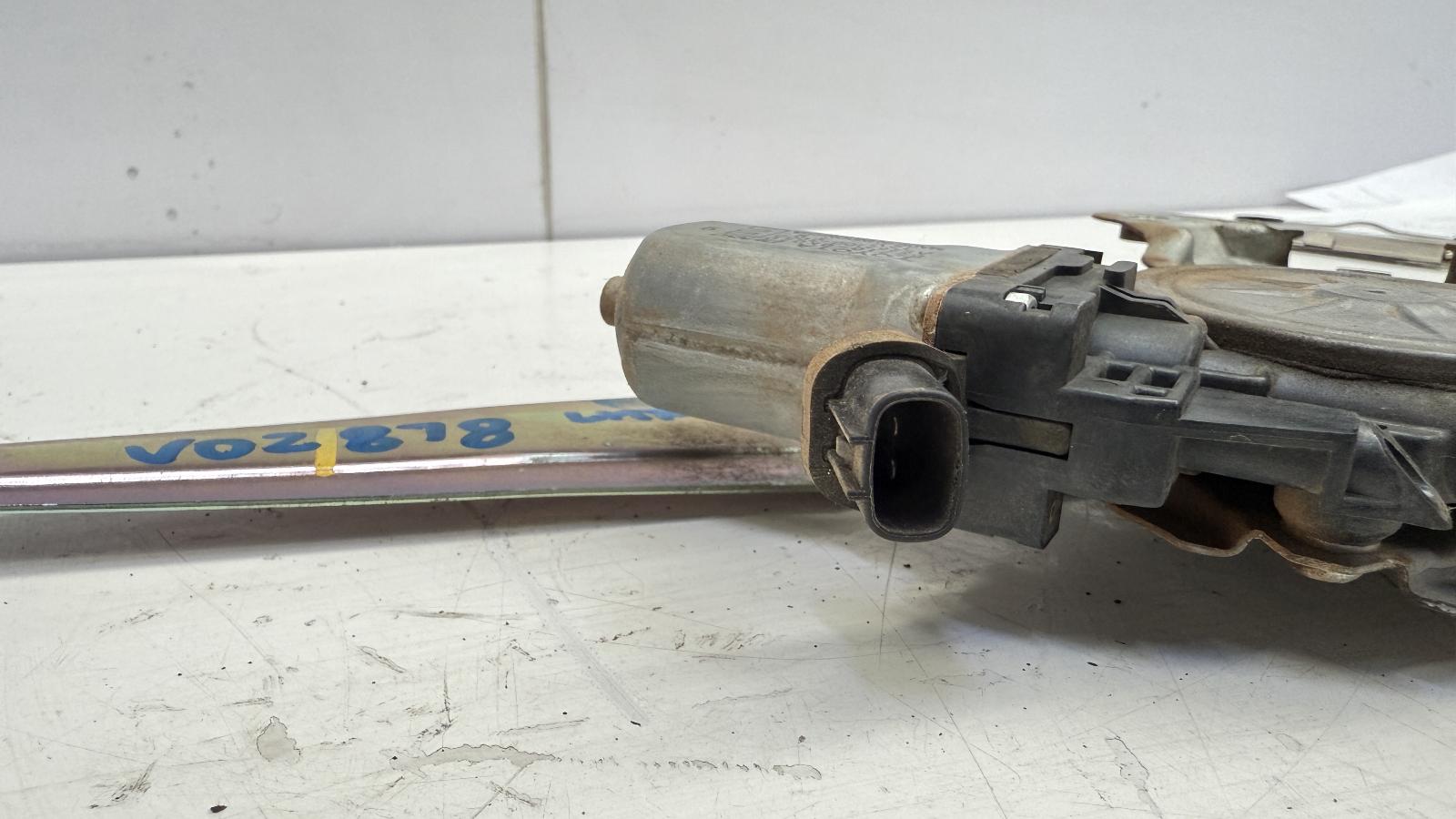View Auto part Left Rear Wnd Reg/Motor Toyota Hilux 2010