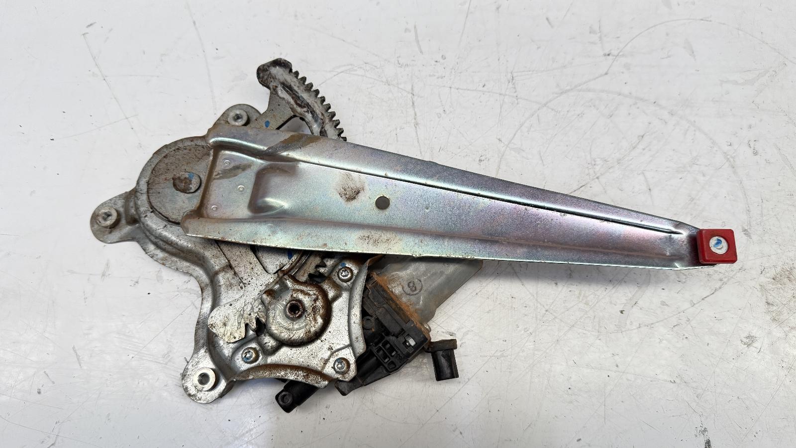View Auto part Left Rear Wnd Reg/Motor Toyota Hilux 2010