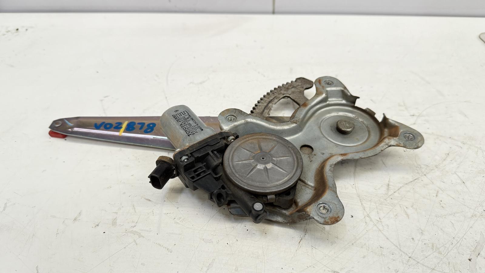 View Auto part Left Rear Wnd Reg/Motor Toyota Hilux 2010