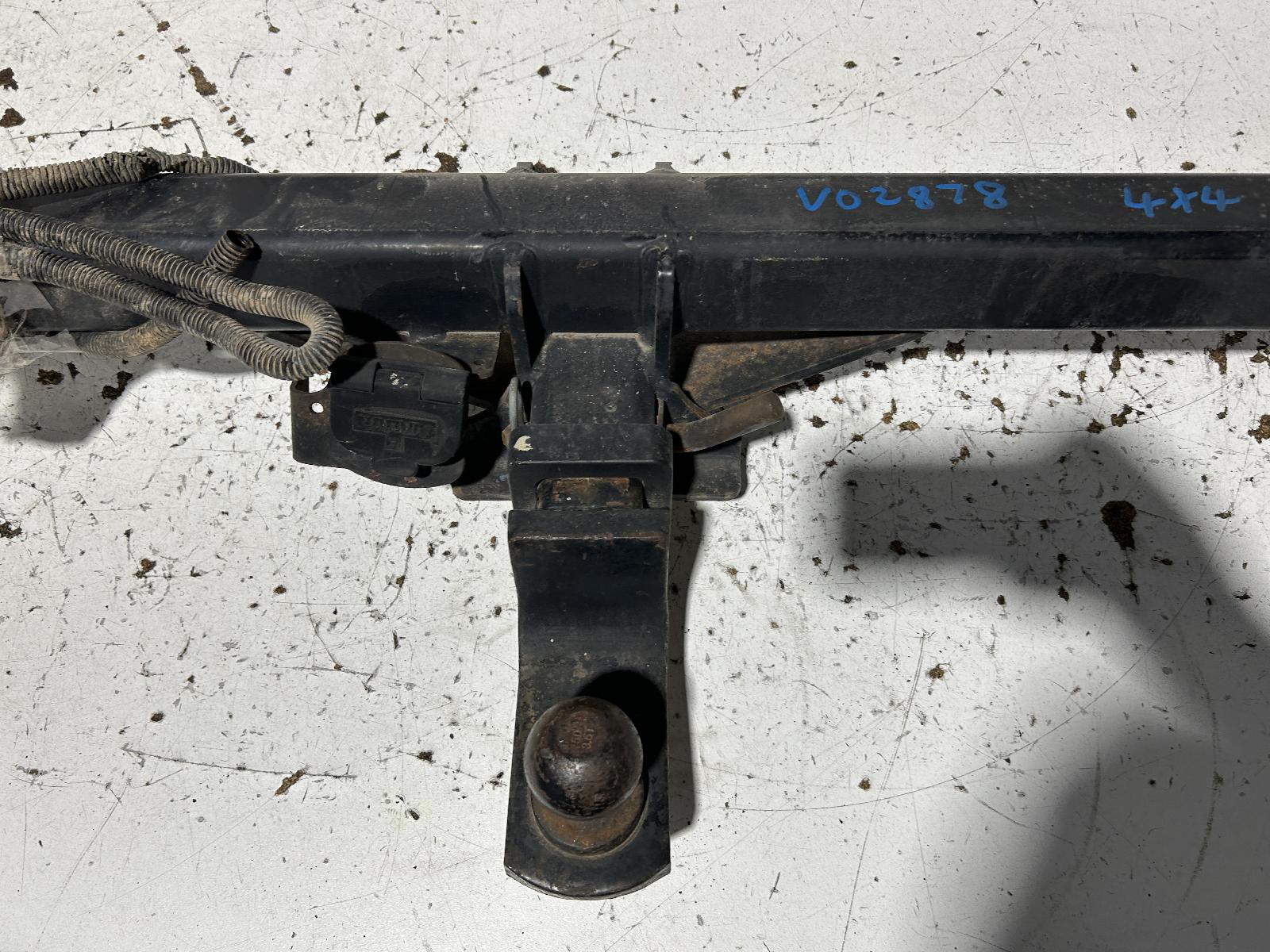 View Auto part Towbar Toyota Hilux 2010