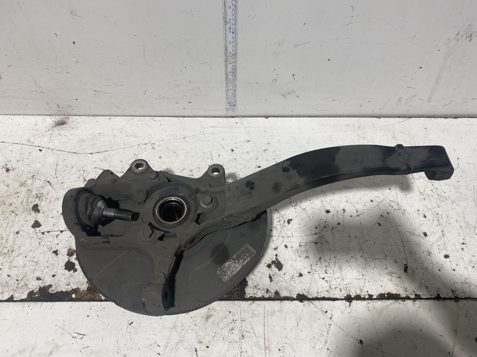 View Auto part Left Front Hub Assembly Jeep Grandcherokee 2012