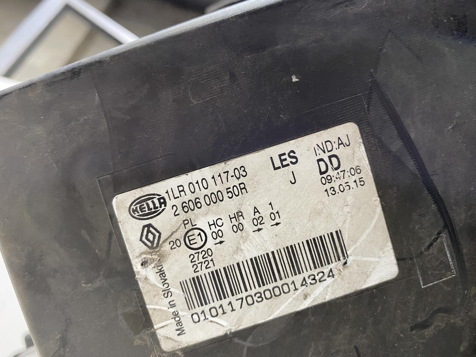 View Auto part Left Headlamp Renault Master 2016